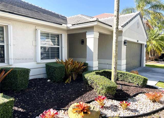 Property at 1107 Fairfield Meadows Dr, Weston, FL 33327, 4 beds, 2.5 baths