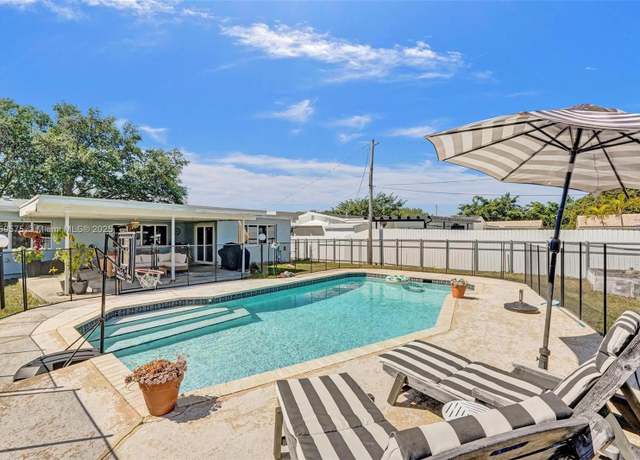 Property at 3407 N Longfellow Cir, Hollywood, FL 33021, 3 beds, 2 baths