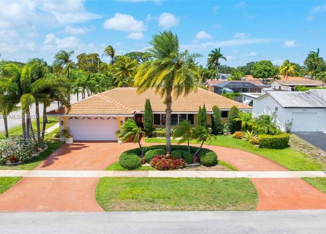 Property at 5221 Roosevelt St, Hollywood, FL 33021, 3 beds, 2 baths