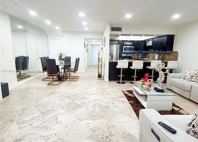 Property at 7060 W 2nd Way #7060, Hialeah, FL 33014, 2 beds, 2.5 baths