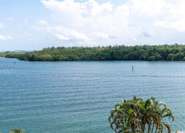 Property at 500 Bayview Dr #426, Sunny Isles Beach, FL 33160, 2 beds, 2 baths