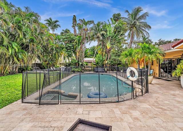 Property at 3501 N 30 Ter, Hollywood, FL 33021, 5 beds, 3 baths
