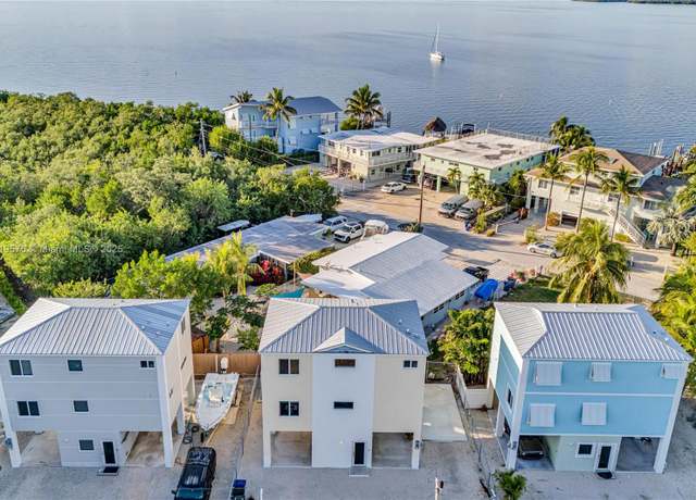 Property at 9 Gulf Dr, Key Largo, FL 33037, 3 beds, 2.5 baths