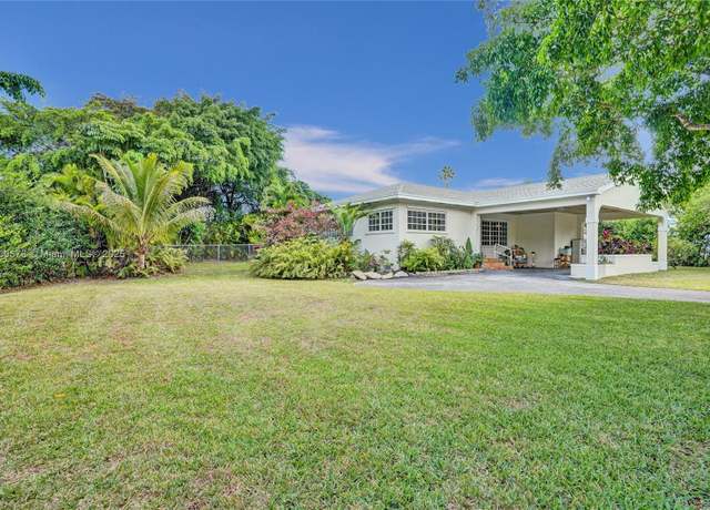 Property at 10020 SW 135th St, Miami, FL 33176, 3 beds, 2 baths