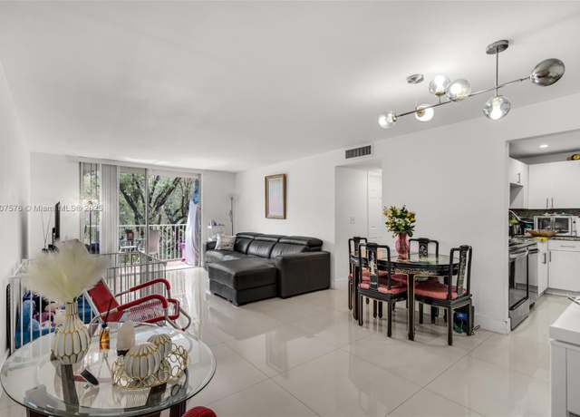 Property at 8511 NW 8th St #309, Miami, FL 33126, 2 beds, 2 baths