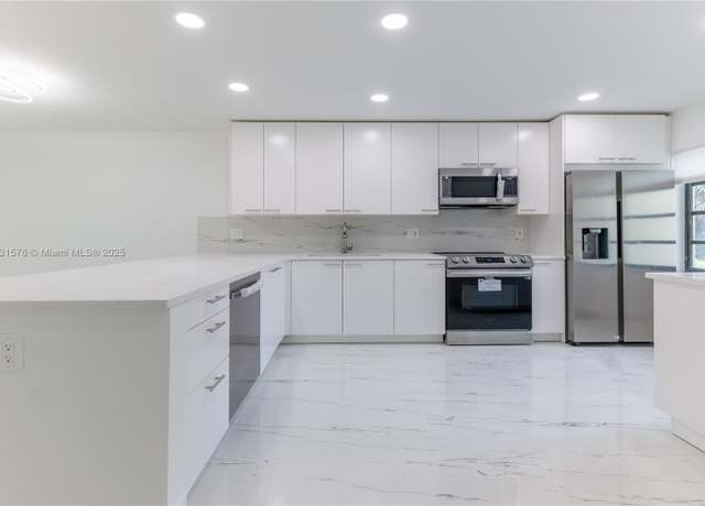 Property at 8435 Casa Del Lago Unit C, Boca Raton, FL 33433, 2 beds, 2 baths