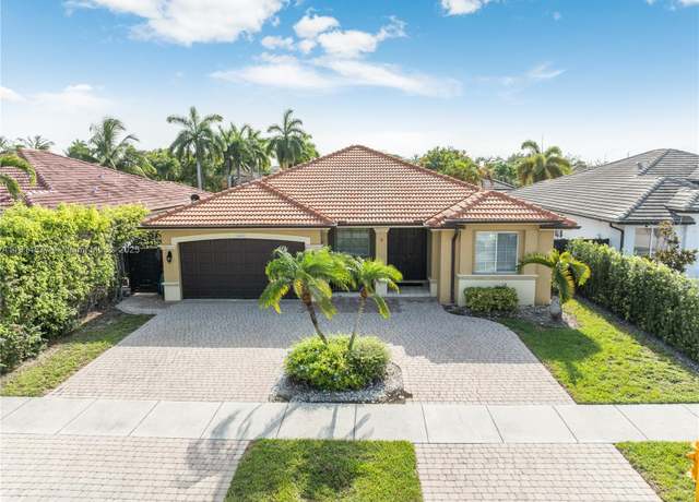 Property at 2642 SW 143rd Ave, Miami, FL 33175, 3 beds, 3 baths
