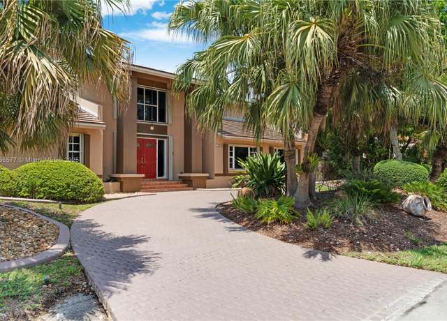 Property at 11999 SW 92nd Ln, Miami, FL 33186, 5 beds, 3.5 baths