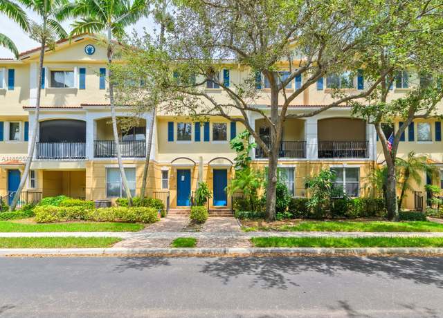 Property at 2867 S Oasis Dr, Boynton Beach, FL 33426, 3 beds, 2.5 baths