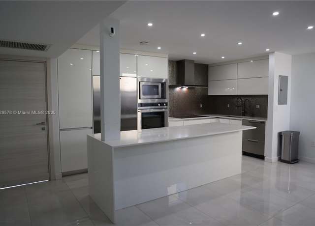 Property at 20291 NE 30th Ave Ph 24, Aventura, FL 33180, 3 beds, 2 baths