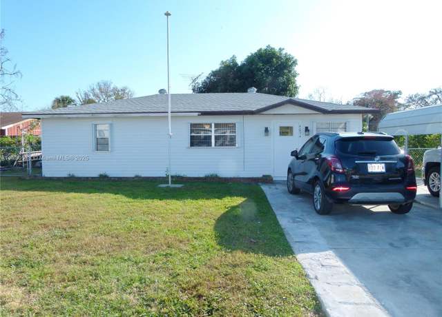 Property at 4034 SE 29th Ct, Okeechobee, FL 34974, 2 beds, 2 baths