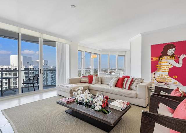 Property at 21150 Point Pl Ph 3105, Aventura, FL 33180, 3 beds, 3 baths