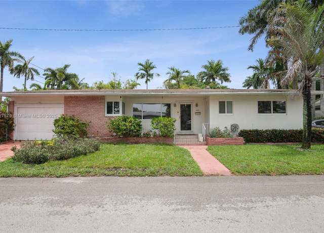 Property at 1231 N 15th Ct, Hollywood, FL 33020, 3 beds, 2 baths