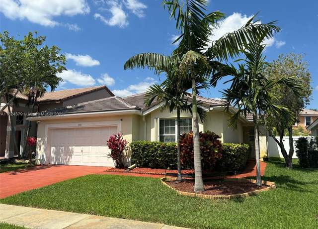Property at 530 SW 182nd Way, Pembroke Pines, FL 33029, 3 beds, 2 baths