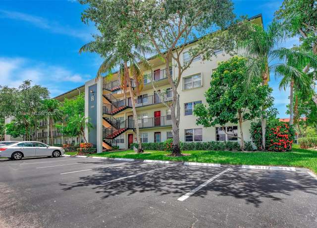 Property at 13355 SW 9th Ct Unit 413H, Pembroke Pines, FL 33027, 2 beds, 1.5 baths