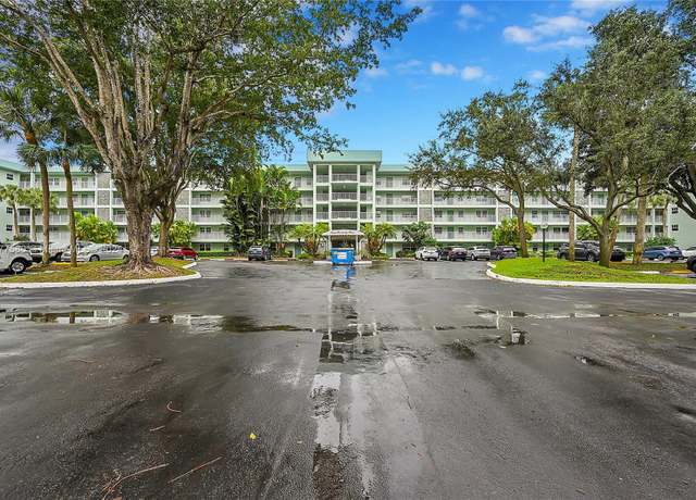 Property at 802 Cypress Grove Ln #309, Pompano Beach, FL 33069, 3 beds, 2.5 baths