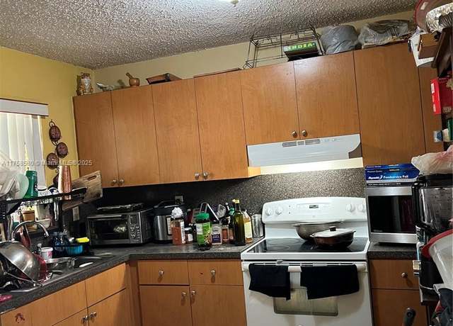 Property at 7987 NW 7th St Unit D6, Miami, FL 33126, 2 beds, 1.5 baths