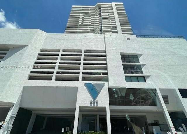 Property at 555 NE 15th St Unit 26K, Miami, FL 33132, 1 bed, 1.5 baths