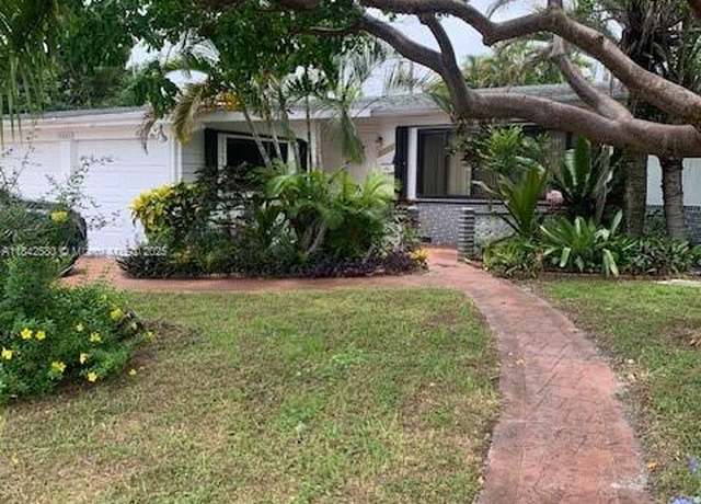 Property at 15605 NW 2nd Ct, Miami, FL 33169, 4 beds, 2 baths