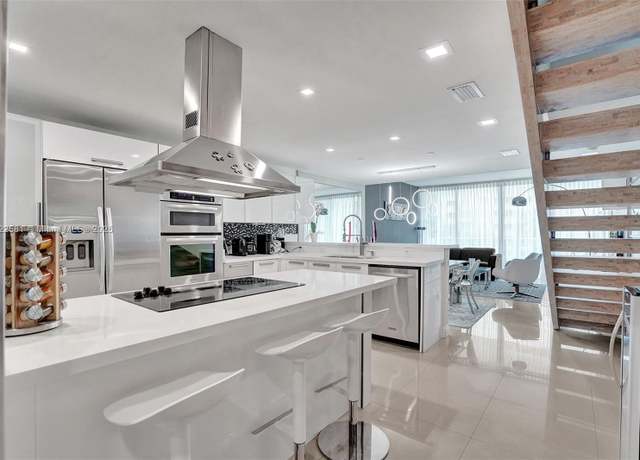 Property at 2950 NE 188th St #325, Aventura, FL 33180, 2 beds, 3 baths