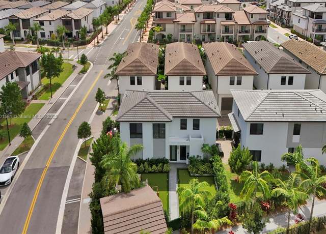 Property at 8211 NW 43rd Ter, Doral, FL 33166, 3 beds, 2.5 baths