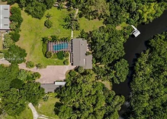 Property at 18220 Elmwood Dr, FL 33920, 5 beds, 3 baths