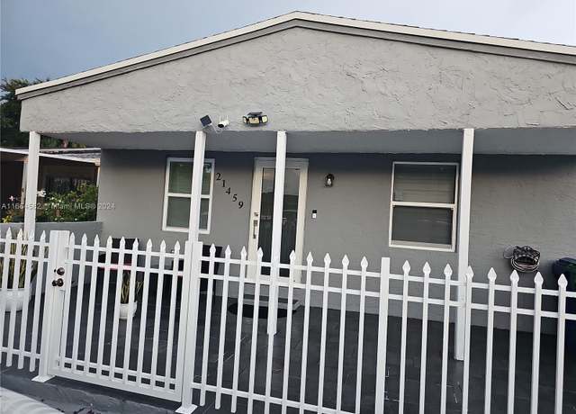 Property at 21459 NW 40th Cir Ct, Miami Gardens, FL 33055, 3 beds, 1 bath