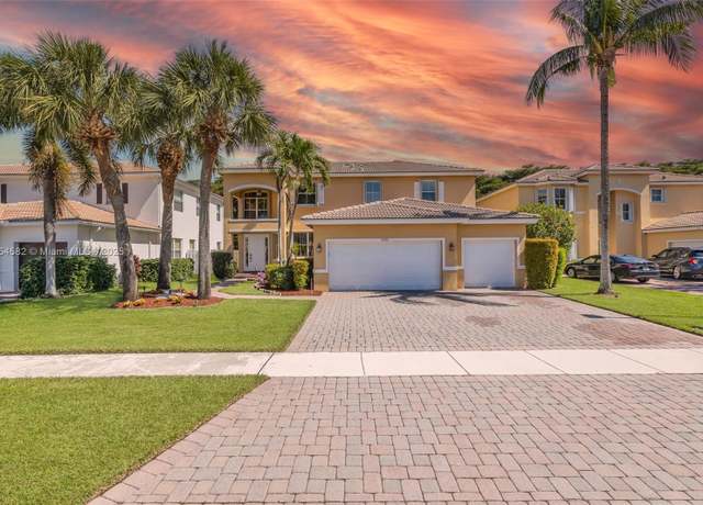 Property at 6332 C Durham Dr, Lake Worth, FL 33467, 4 beds, 3 baths