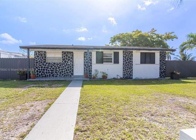 Property at 19513 SW 116th Ave, Miami, FL 33157, 3 beds, 2 baths