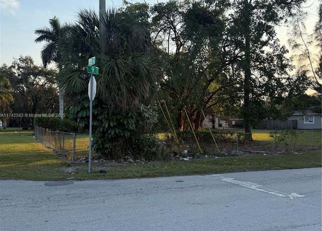 Property at 9 Ct. NE 2 Ave, Homestead, FL 33030