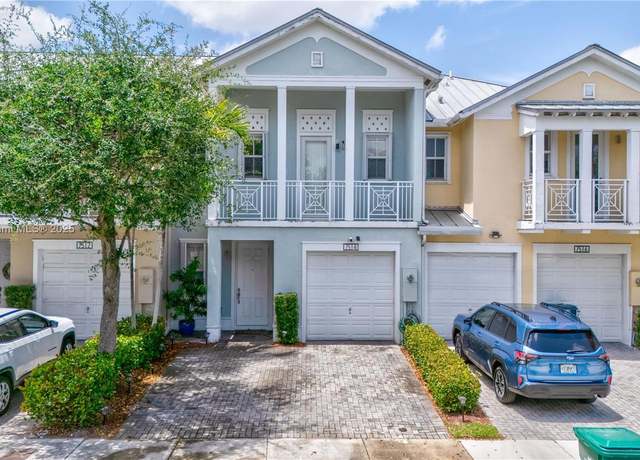 Property at 7514 NW 108th Path, Doral, FL 33178, 3 beds, 3 baths