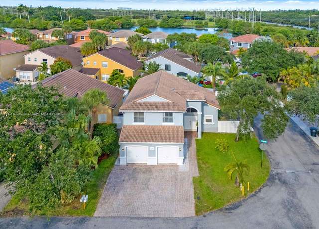 Property at 5381 SW 38th Way, Hollywood, FL 33312, 4 beds, 2.5 baths