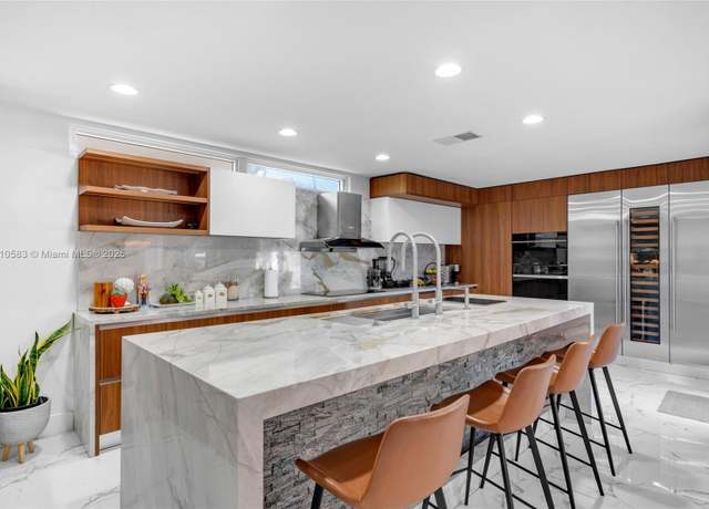 Property at 5381 SW 38th Way, Hollywood, FL 33312, 4 beds, 2.5 baths