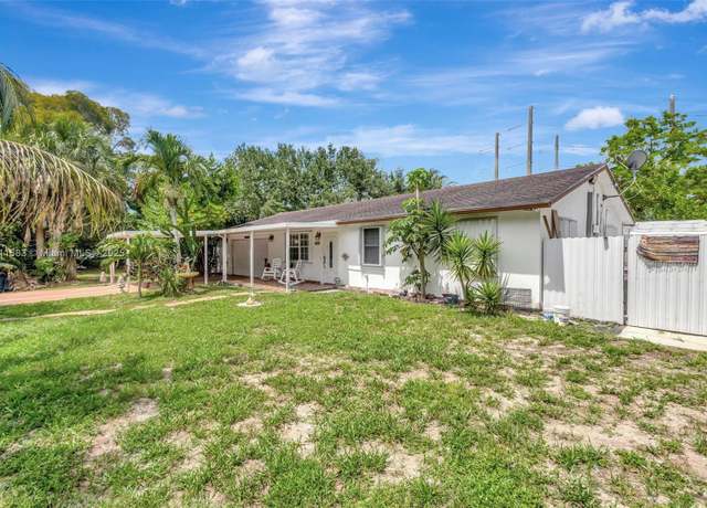 Property at 4035 N 110th Ave N, West Palm Beach, FL 33411, 3 beds, 2 baths