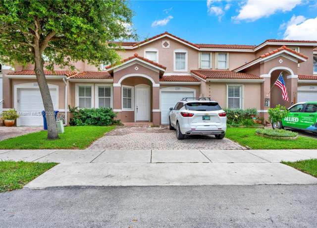 Property at 27283 SW 138th Path, Homestead, FL 33032, 3 beds, 2.5 baths