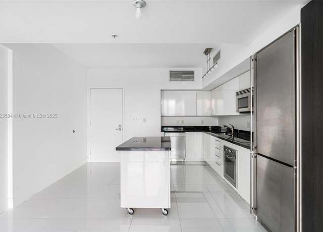 Property at 92 SW 3rd St #4109, Miami, FL 33130, 1 bed, 1 bath