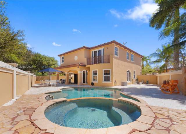 Property at 15421 SW 26th Ter, Miami, FL 33185, 5 beds, 4 baths
