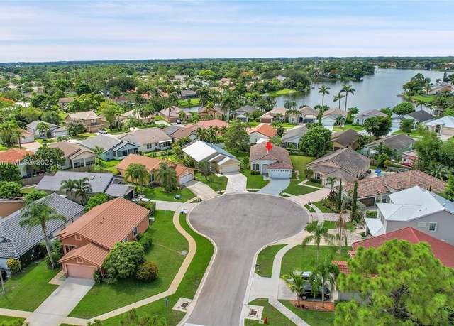 Property at 13034 Sheridan Ter, Wellington, FL 33414, 3 beds, 2 baths