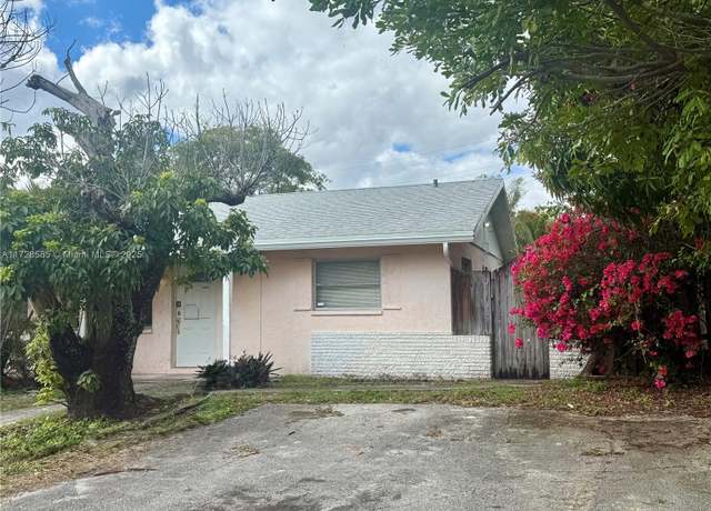 Property at 3319-3321 Grove Rd, Boynton Beach, FL 33435, 4 beds, 2 baths