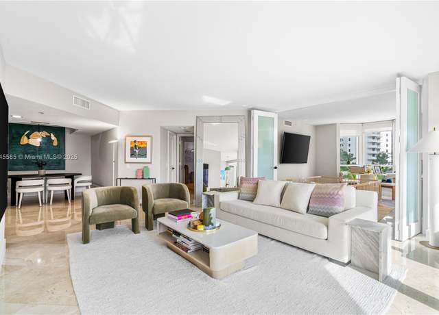 Property at 21055 Yacht Club Dr #702, Aventura, FL 33180, 3 beds, 2 baths