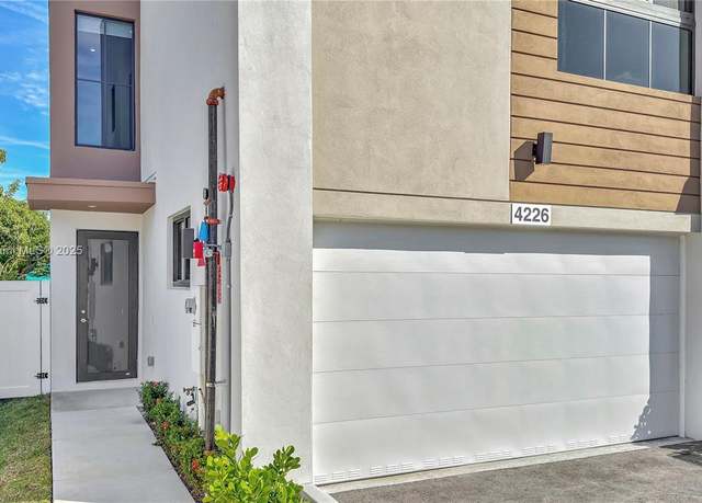 Property at 4226 NE 7th Ter #1, Oakland Park, FL 33334, 3 beds, 2.5 baths