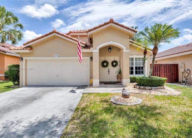 Property at 14682 Vista Luna Dr, Davie, FL 33325, 3 beds, 2 baths