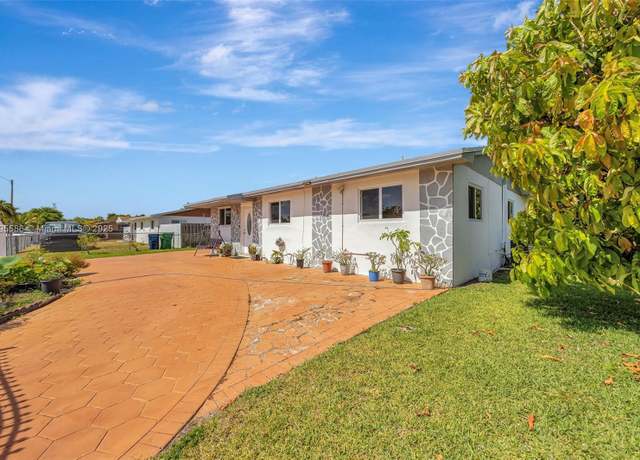 Property at 20200 SW 112th Pl, Miami, FL 33189, 4 beds, 2.5 baths