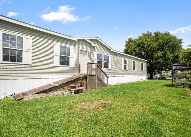 Property at 13010 SW 7th Ct, Davie, FL 33325, 4 beds, 2 baths