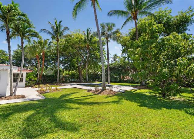 Property at 8700 SW 64th Ave, Pinecrest, FL 33156, 3 beds, 3 baths