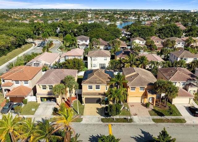 Property at 15887 NW 4th Ct, Pembroke Pines, FL 33028, 4 beds, 2.5 baths