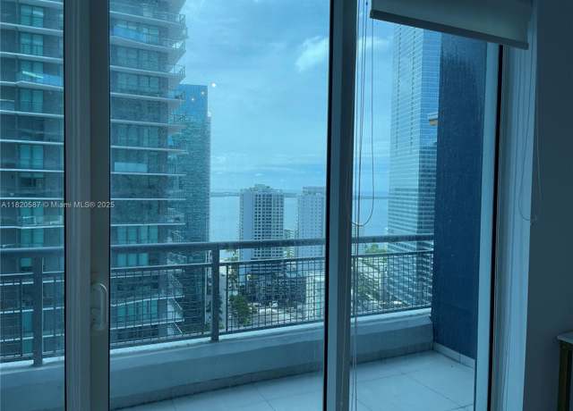 Property at 60 SW 13th St #2606, Miami, FL 33130, 1 bed, 1.5 baths