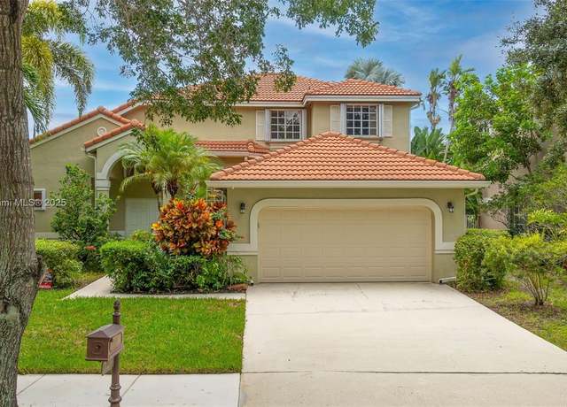 Property at 720 Verona Lake Dr, Weston, FL 33326, 4 beds, 2.5 baths