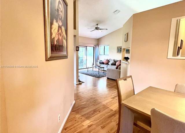 Property at 10 Via De Casas Sur #205, Boynton Beach, FL 33426, 3 beds, 2 baths