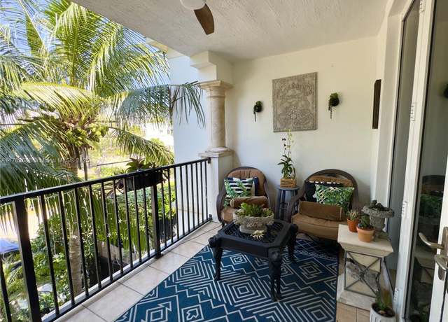 Property at 1616 NE 9th St, Fort Lauderdale, FL 33304, 4 beds, 3.5 baths